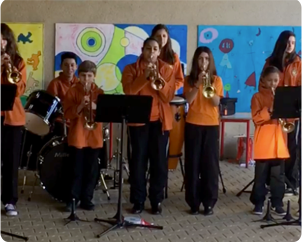 Photo de groupe de La Batterie-Fanfare.